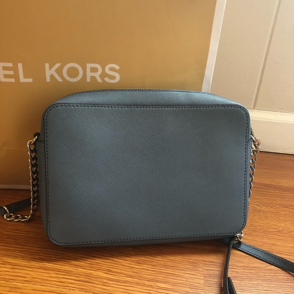 ❌SOLD❌Michael Kors Crossbody - Picture 3 of 5
